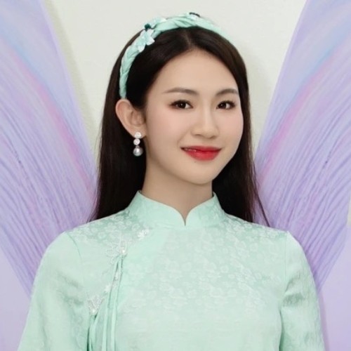 Báo giá dịch vụ trang điểm tại nhà TPHCM | Home Makeup 19 chi lan phuong 25 tuoi quan binh thanh