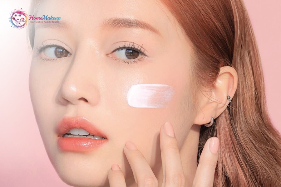 Phong Cách Trang Điểm Dự Tiệc Cuối Năm Nổi Bật Nhất 4 Su Dung Kem Lot Va Kem Nen