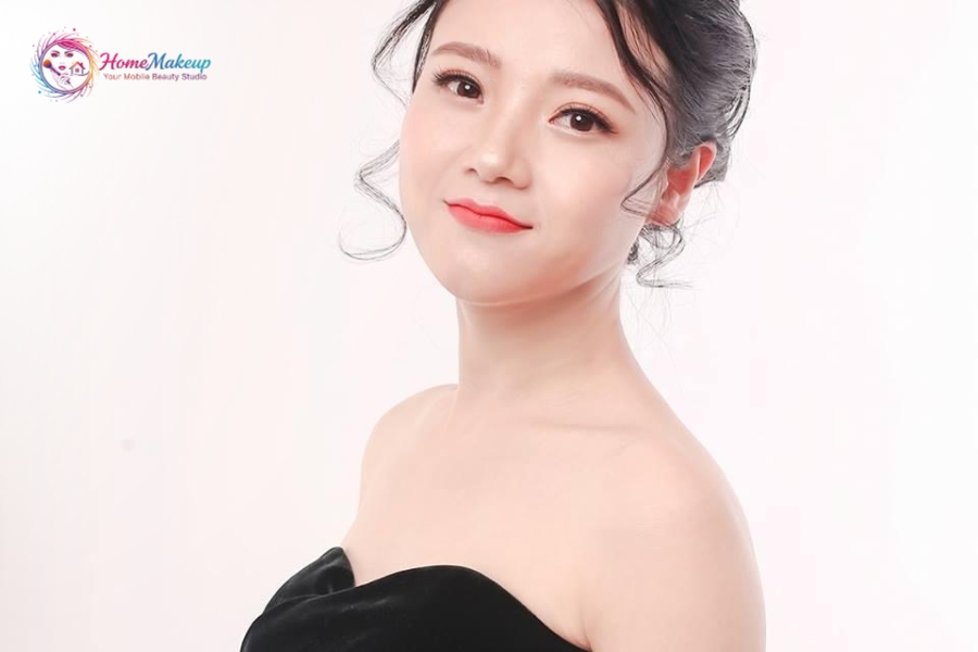 Trang Diem Du Tiec Tai Nha